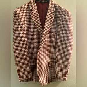 Men’s Burgundy/White houndstooth sport coat